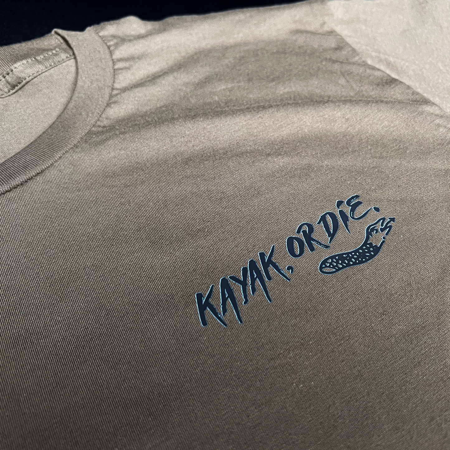 K,orD. CHEST LOGO TEE